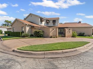 32 One Main Pl, Benbrook, TX 76126
