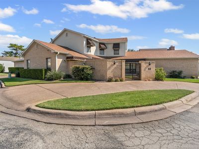 32 One Main Pl, Benbrook, TX, 76126