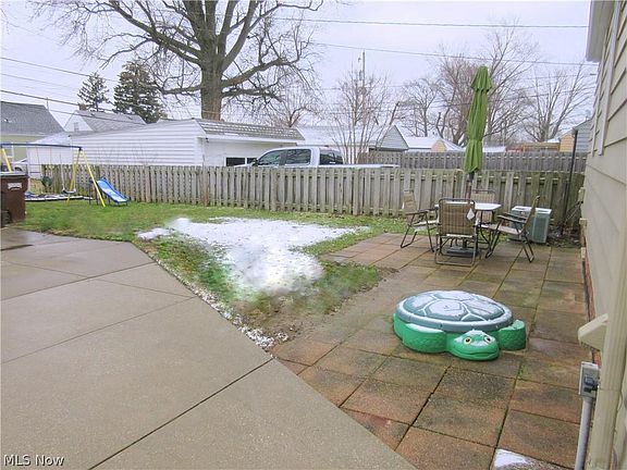 4th image of 1212 Parkleigh Dr