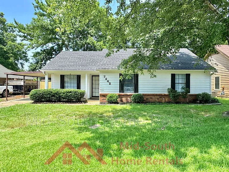 7242 Rose Trail Dr — Photo 1