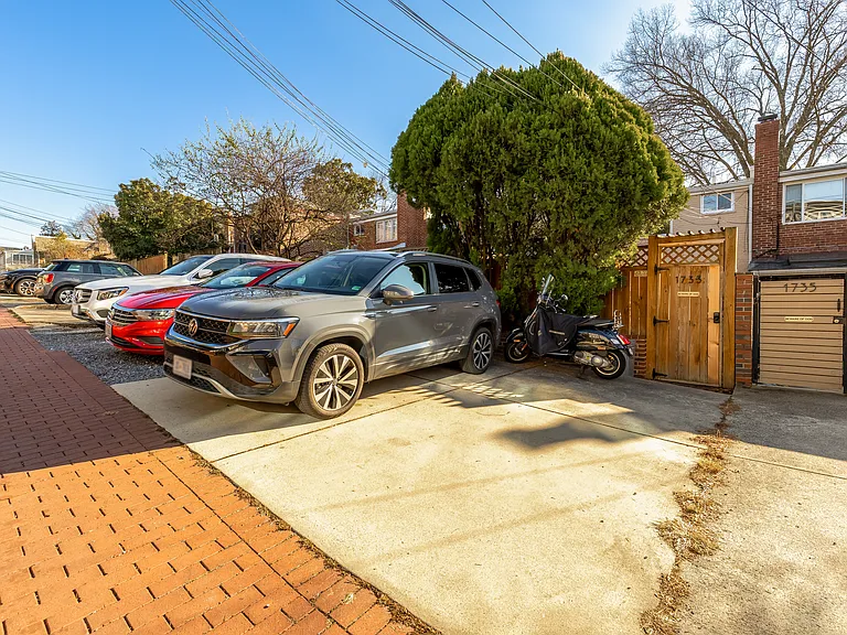 1733 Harvard St NW — Photo 21