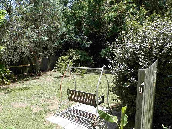 3rd image of 3135 Newton Dr