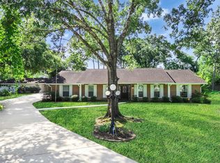 207 Shady Nook Ln, Friendswood, TX 77546