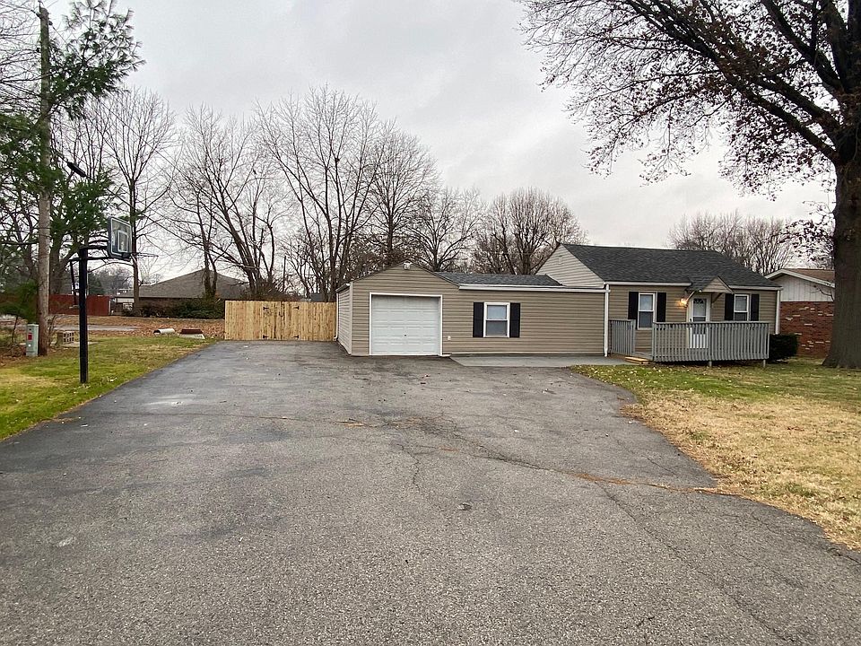 1st image of 5 Monticello Pl