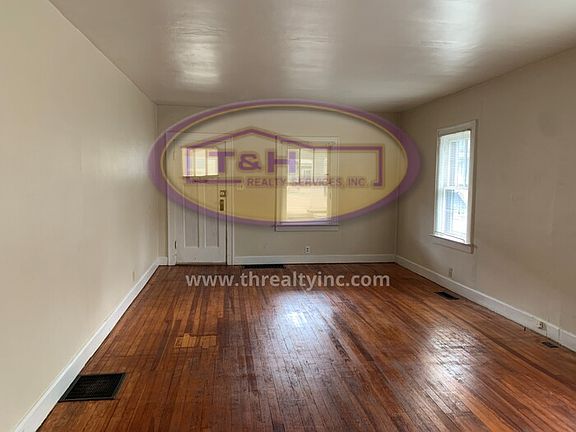 5th image of 6158 Winthrop Ave