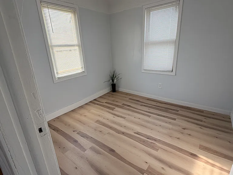 11012 Paige Ave — Photo 10