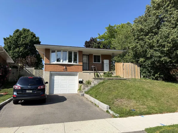 132 Briar Knoll Dr #2, Kitchener, ON N2E 2B8