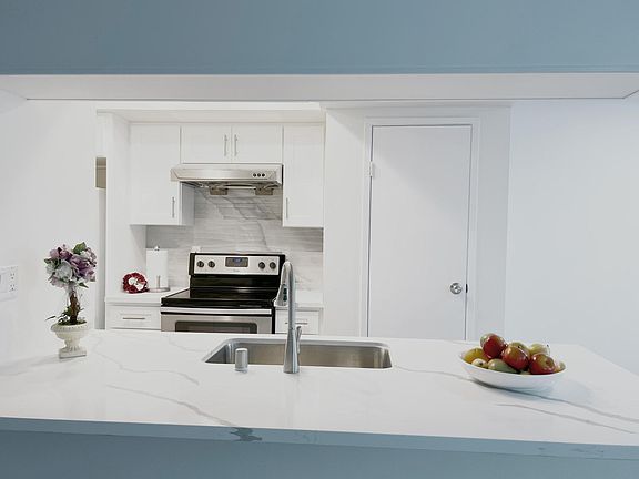 5th image of 18124 Camino Bello APT 3