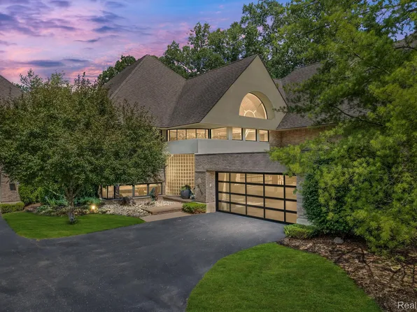 5048 Christy Ct, Troy, MI 48098