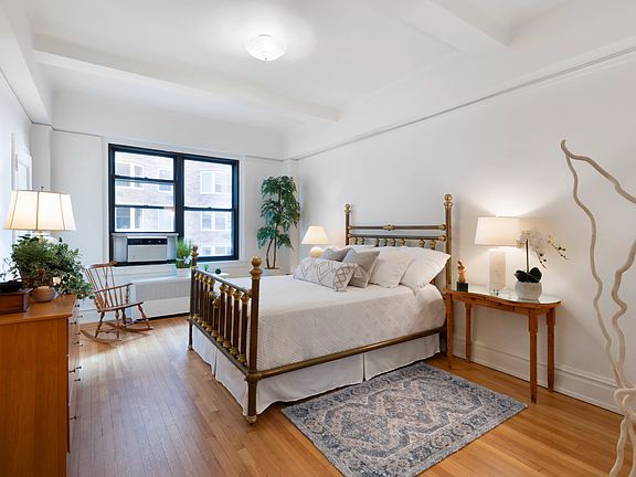 4th image of 440 W End Ave #16C