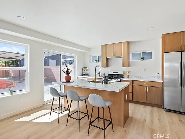 1614 W 214th #1/2 — Photo 1