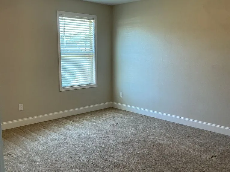 113 Darby Dr — Photo 23