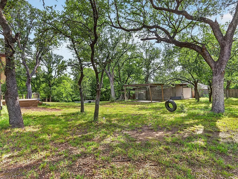 9400 Live Oak Ln — Photo 18