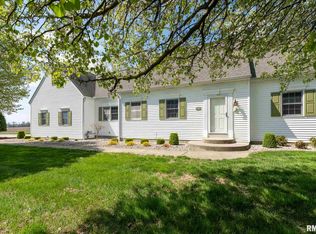 1700 Oakshire Rd, Marion, IL 62959