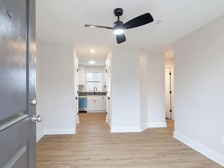 396 Linden Ave NE #202 — Photo 17
