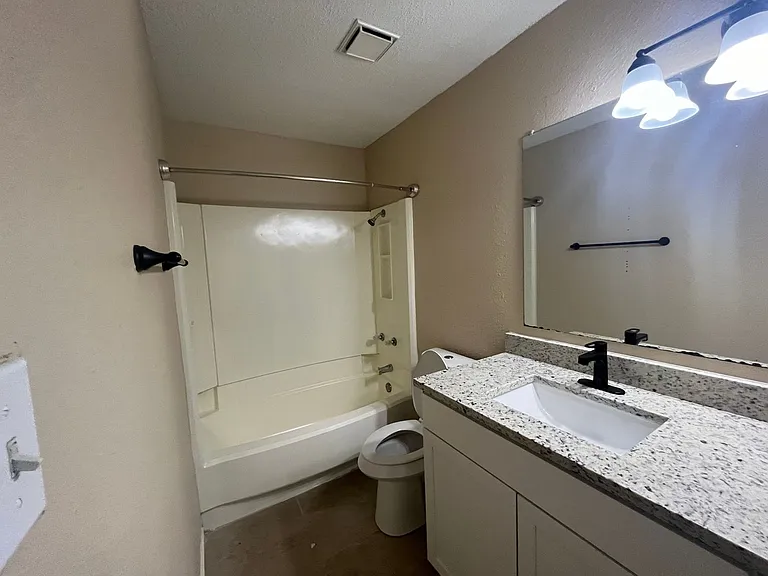 8469 Maple Ridge Dr — Photo 11