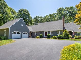 23 Lincoln Dr, North Smithfield, RI 02896