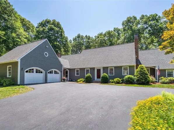 23 Lincoln Dr, North Smithfield, RI 02896
