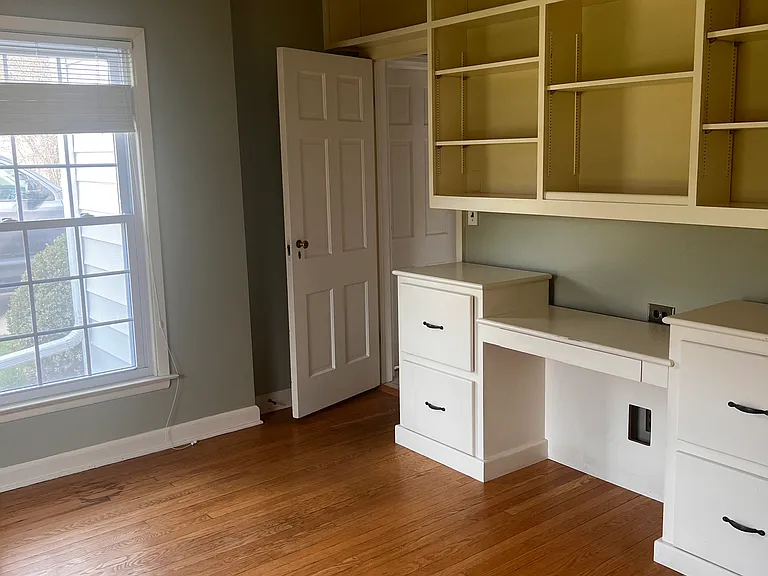 312 E Willow Rd — Photo 8