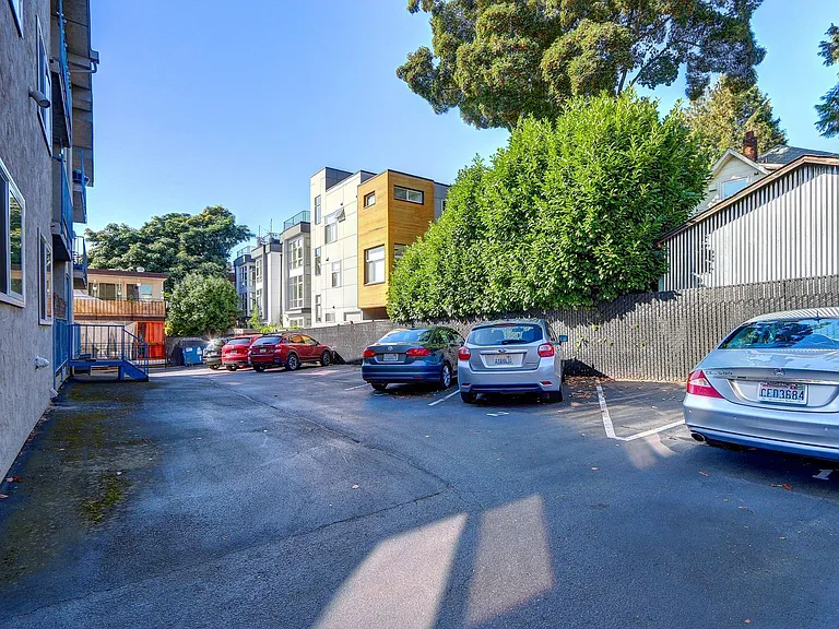 1706 NW 59th St #202 — Photo 34
