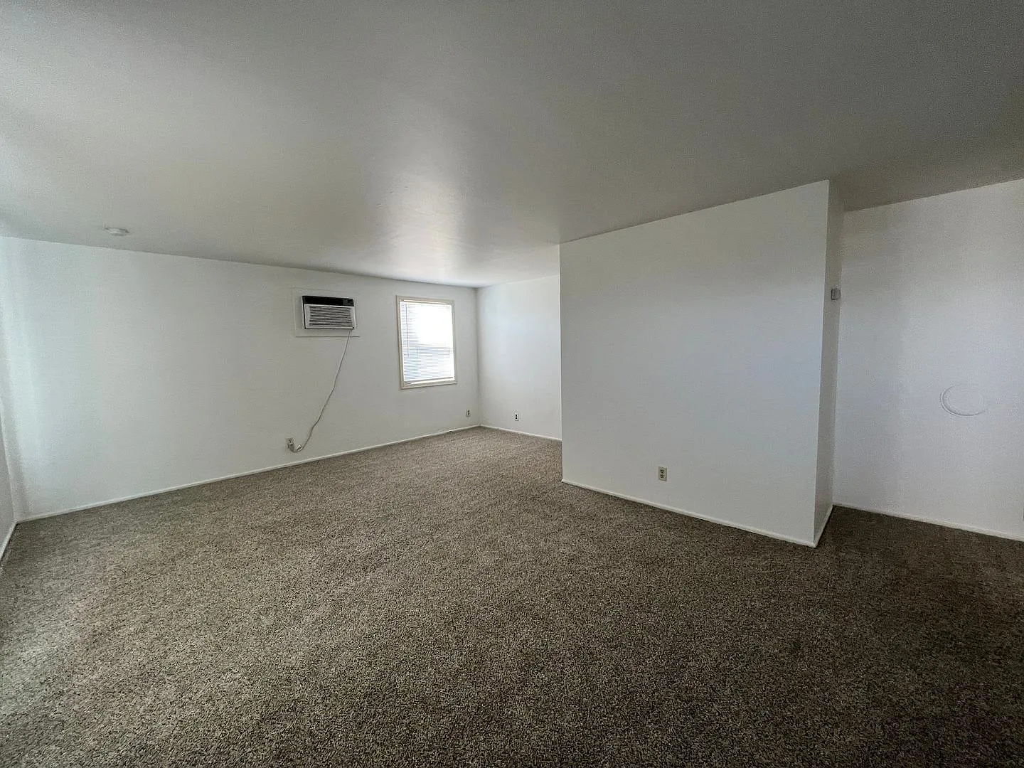 Cozy 2 Bedroom 1 Bath House! Price Reduced!! — Photo 2