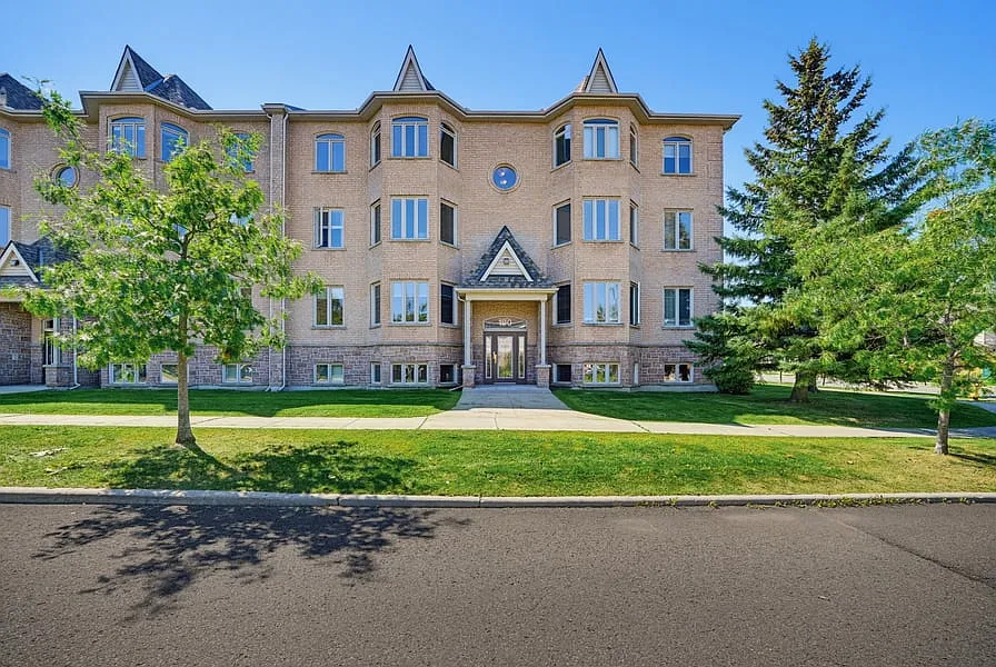 190 Rustic Hills Crescent Unit 7 — Photo 1
