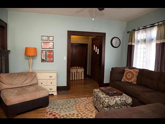 4th image of 1119 W 4th St