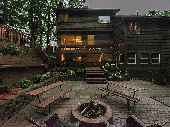 4th image of 1 Oakridge Dr