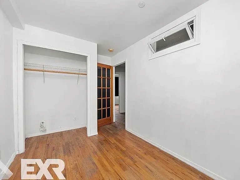 530 W 47th St #3B — Photo 8