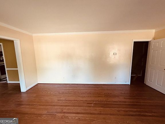 5th image of 2344 Howell Mill Rd NW