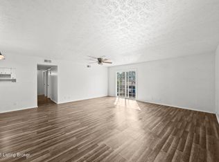 8718 Bayberry Pl APT 30, Plantation, KY 40242
