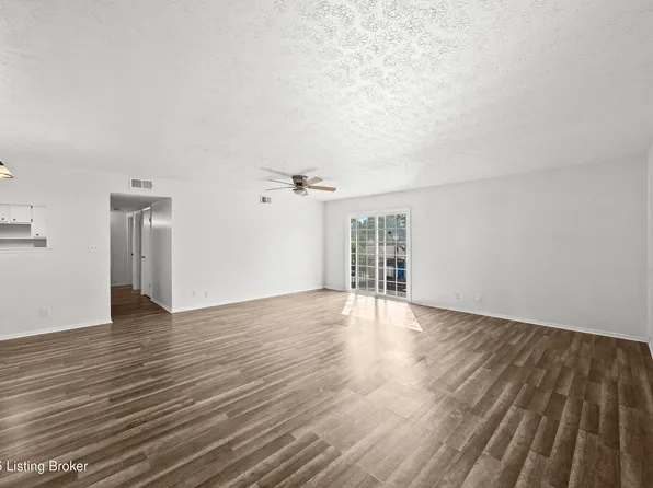 8718 Bayberry Pl APT 30, Plantation, KY 40242