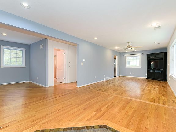 3rd image of 72317 6th Ave