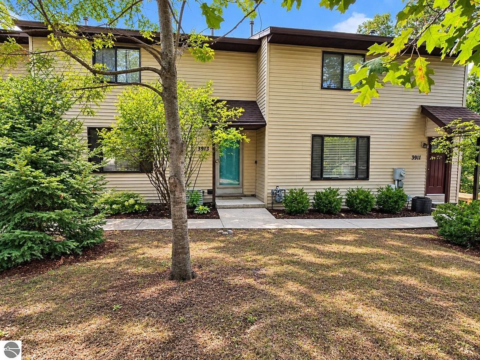 1st image of 3913 Emily Ln