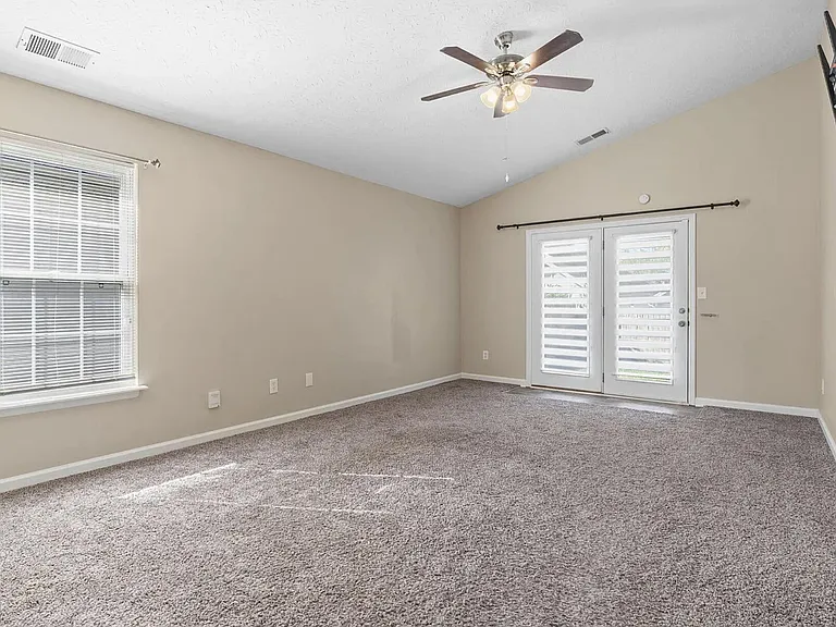 141 Clover Valley Dr — Photo 4