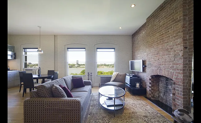 Sold by Douglas Elliman | media 24