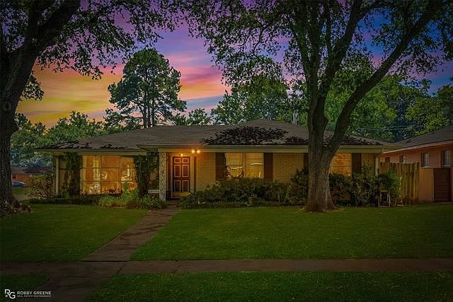 1st image of 451 Gloria Ave