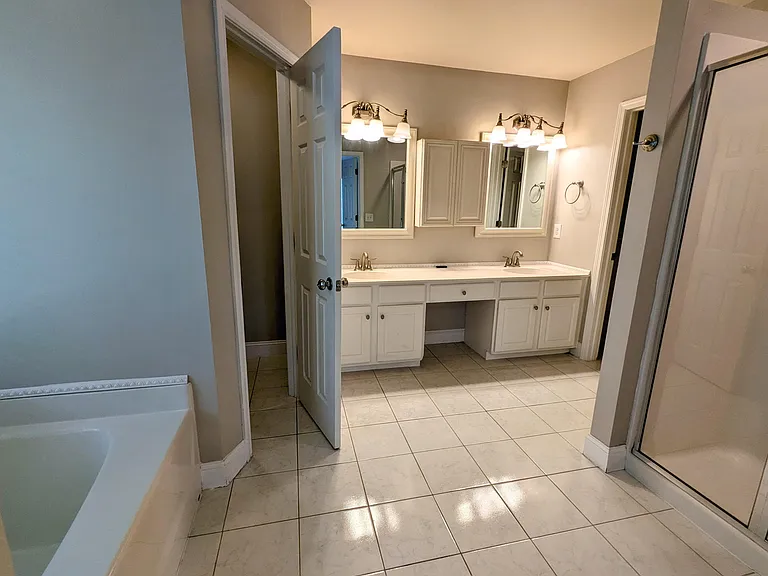 5741 Cambridge Bay Dr — Photo 12
