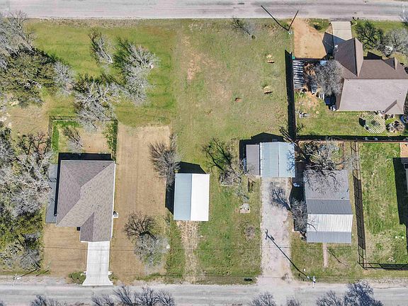 4th image of 151 W Greenbriar