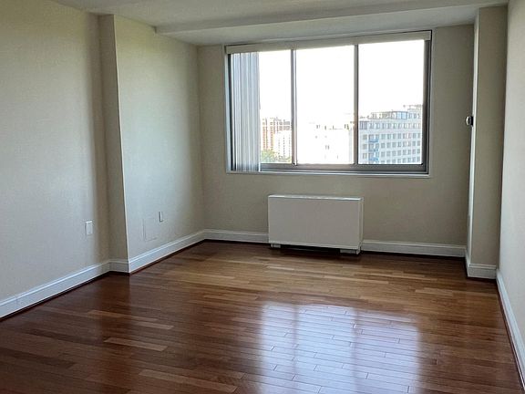 3rd image of 10500 Rockville Pike Unit 1317