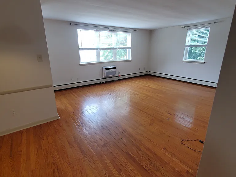 3209 W Chester Pike — Photo 4