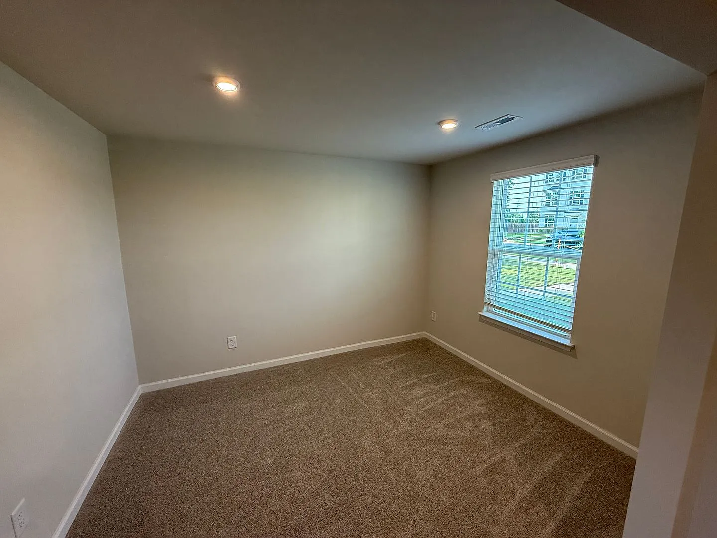 Beautiful Townhome!! — Photo 3