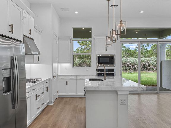 3rd image of 2753 SE Ashfield Drive
