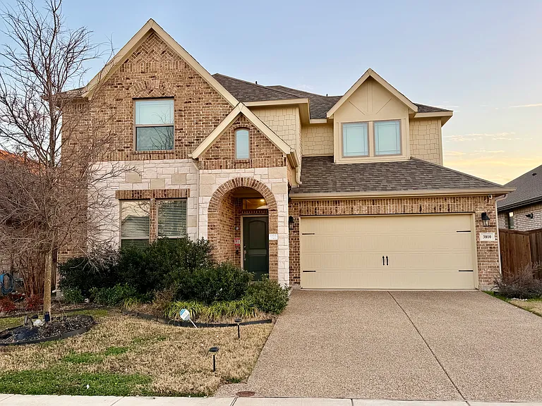3810 Honeycomb Holw — Photo 1