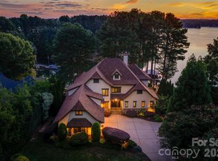 9198 Fair Oak Dr, Sherrills Ford, NC 28673