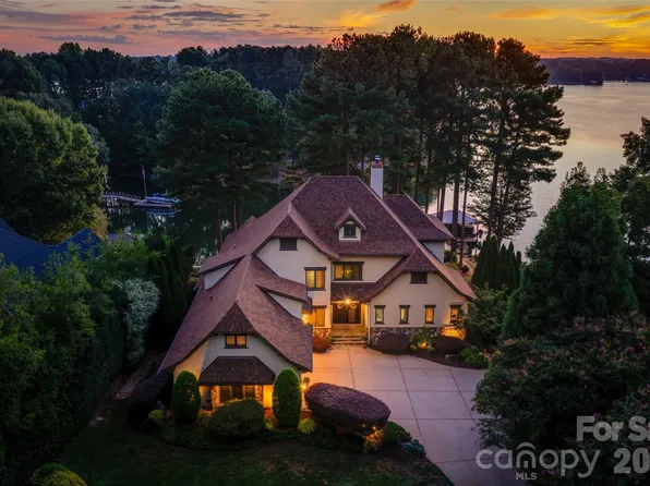 9198 Fair Oak Dr, Sherrills Ford, NC 28673