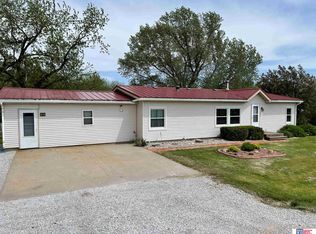 396 S 4th St, Dwight, NE 68635