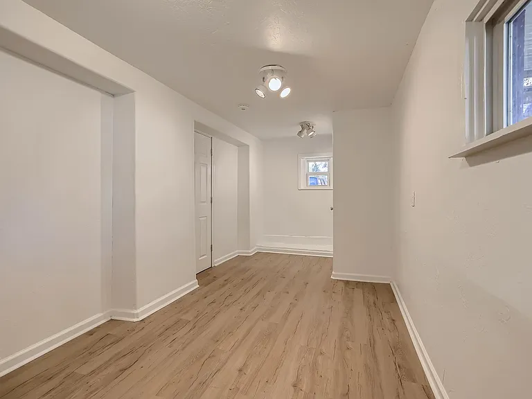 506 5th St #5 — Photo 7