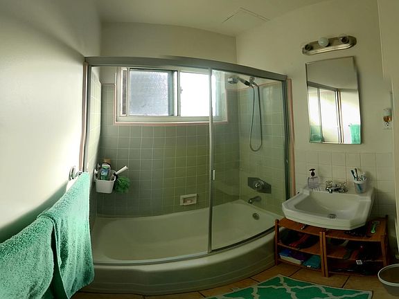 5th image of 2350 Walgrove Ave #1