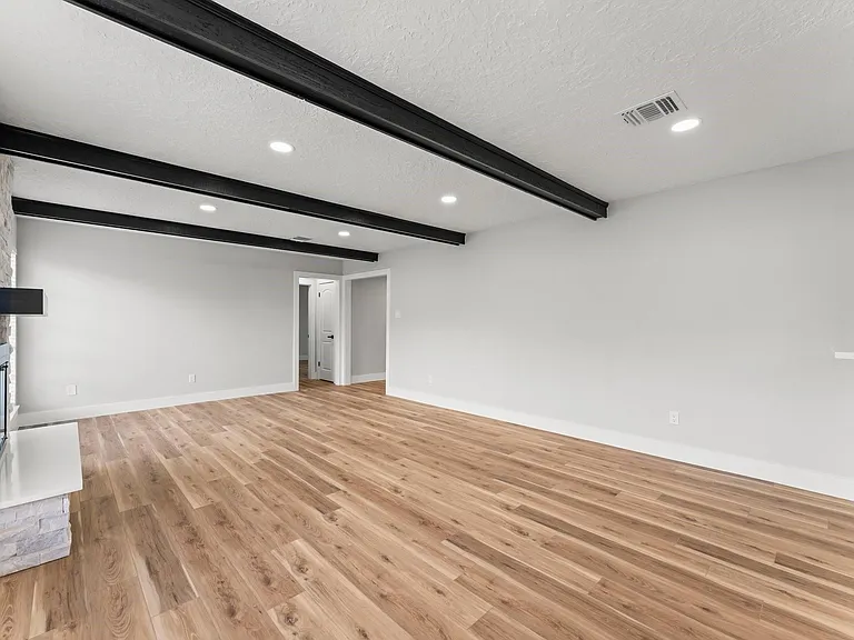20534 Laverton Dr — Photo 12